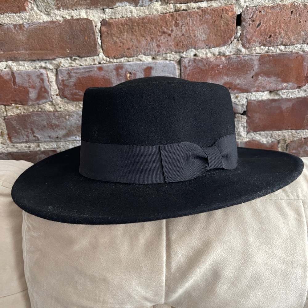 100% WOOL BLACK BRIM HAT (adjustable size)